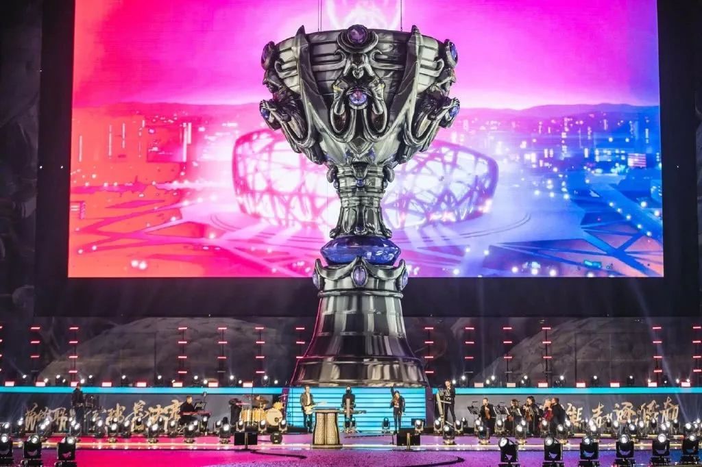 美国的刺痛！G2的思维和射击技巧都压制并赢得了第一场比赛！G2 1-0 T1