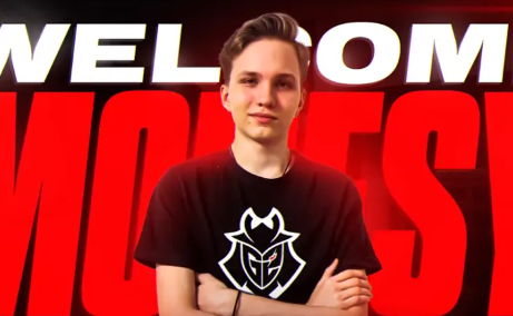 LPL主持小钰分享萨勒芬妮cos照：一起去赢下一场战斗吧