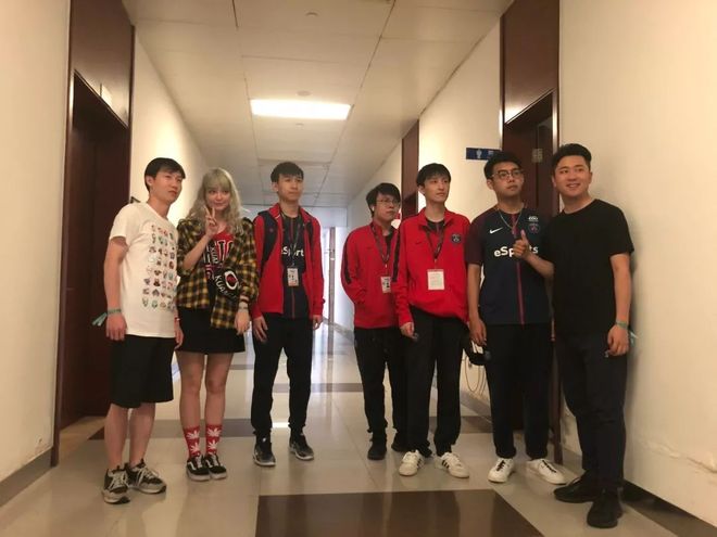 我丈夫真棒！ Viper 滑板鞋自由输出徐秀耀虎很难击败 Hanwha Life Esports 夺回一座城市